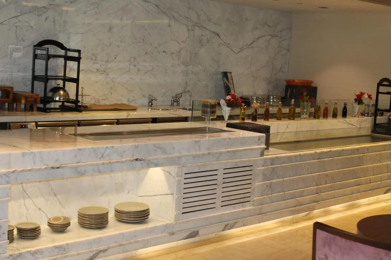 Spacious One Bedroom Close To Burj Khalifa, Dubai Mall In Business Bay Apartment