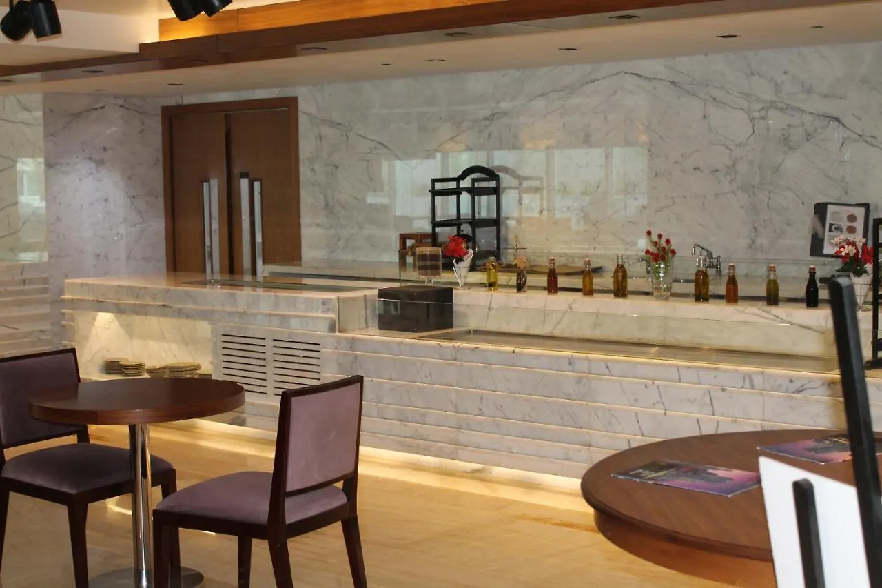 Spacious One Bedroom Close To Burj Khalifa, Dubai Mall In Business Bay Apartment